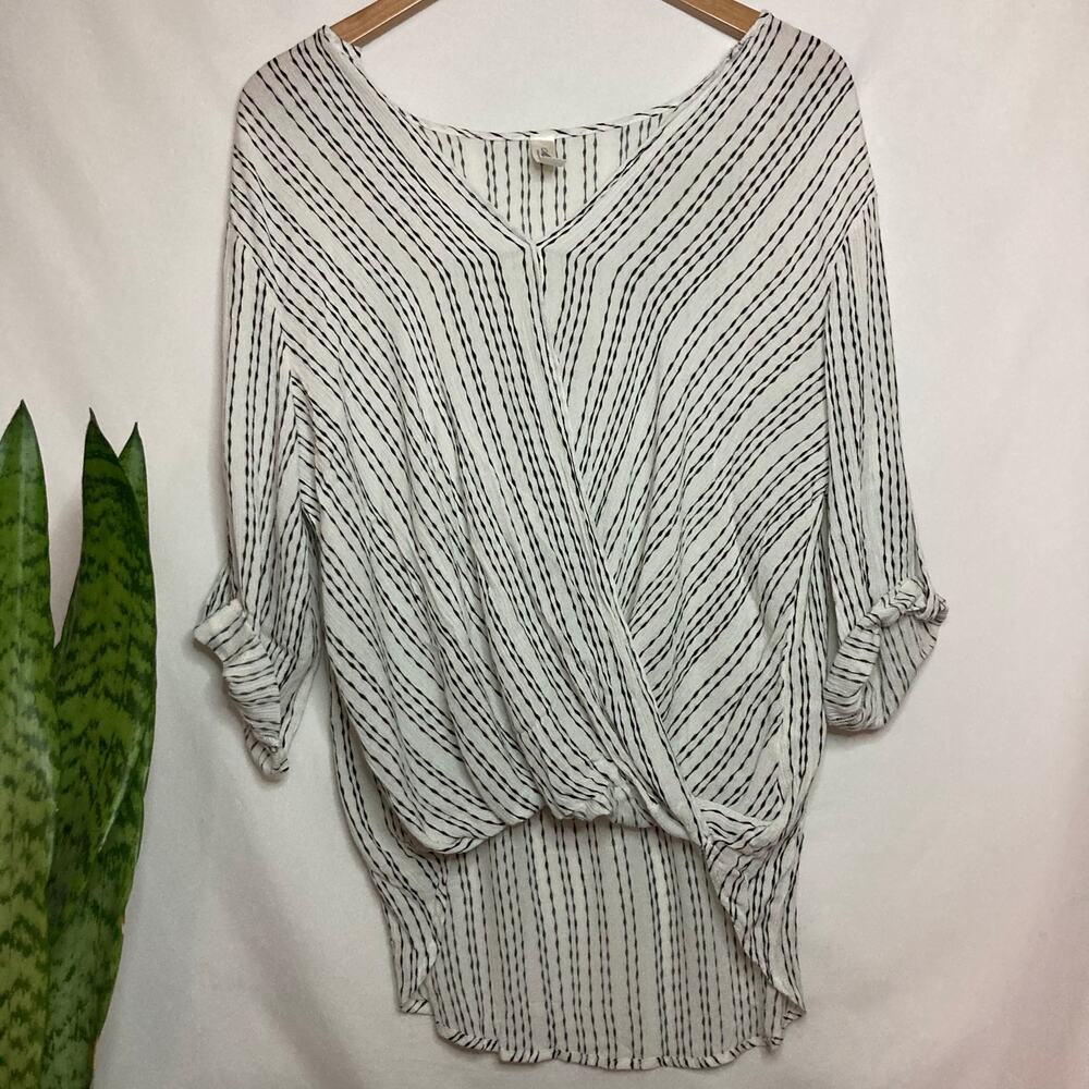 Mahina Hawaii Women's striped high-low long sleeve blouse